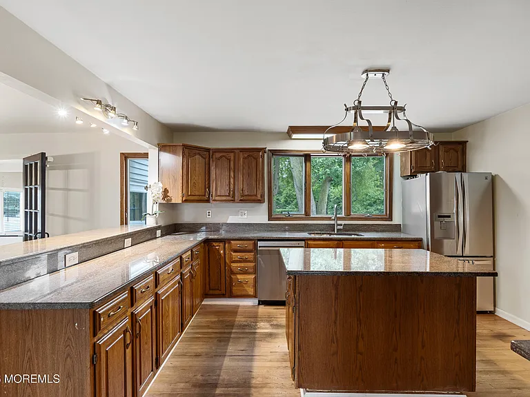 50 Algonquin Ave — Photo 9