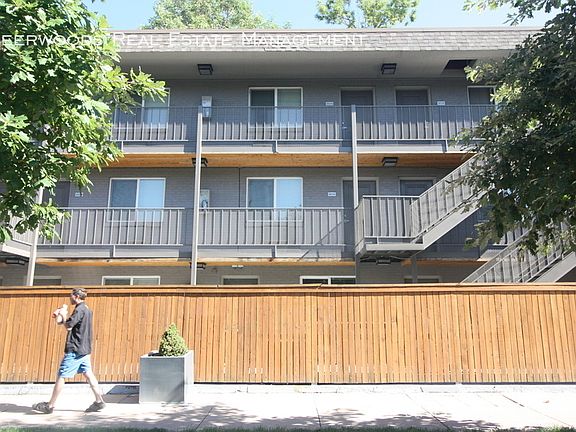 3rd image of 1202 N Logan St APT 101
