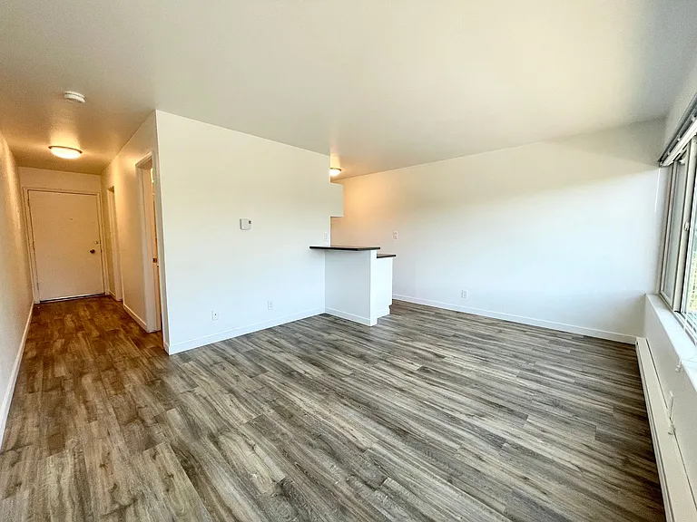 Village Vista Apartments — Photo 22