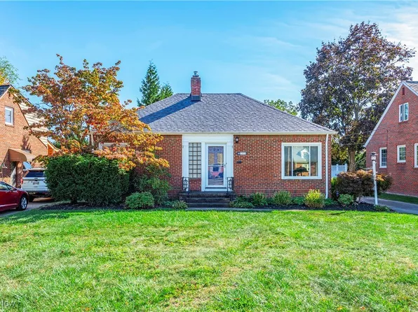 21877 Seabury Ave, Fairview Park, OH 44126