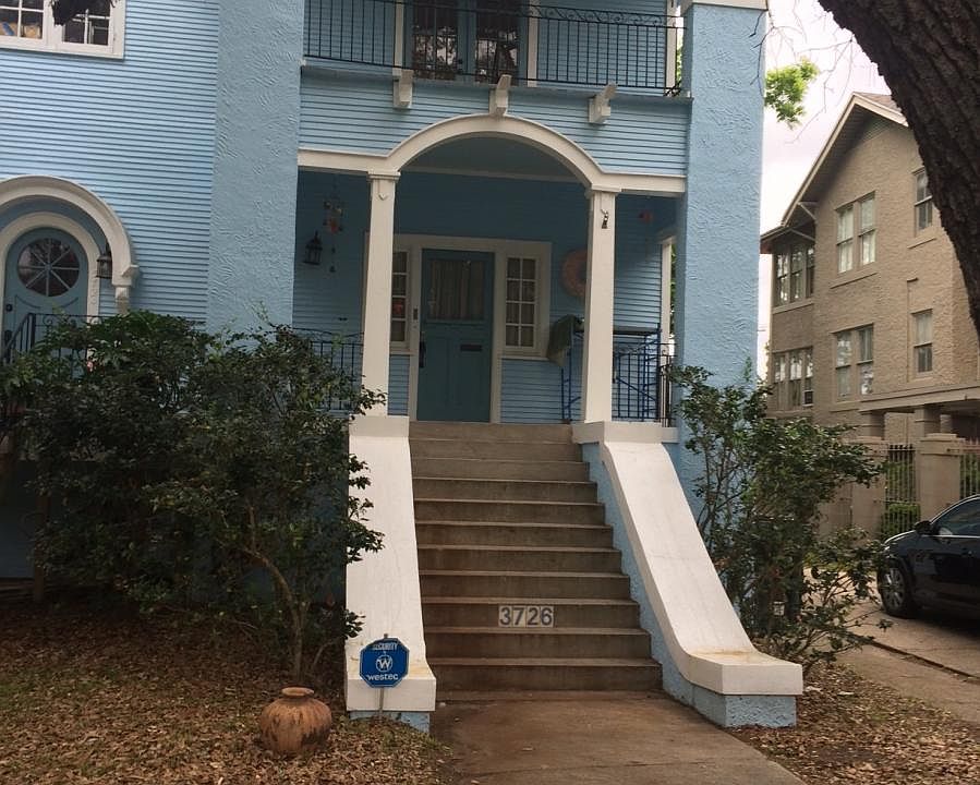 Front of house - closeup