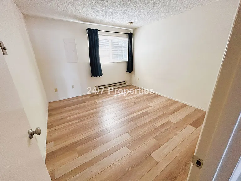 2320 SW Cactus Dr #2 — Photo 5