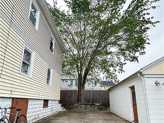 2nd image of 9 Octavia St