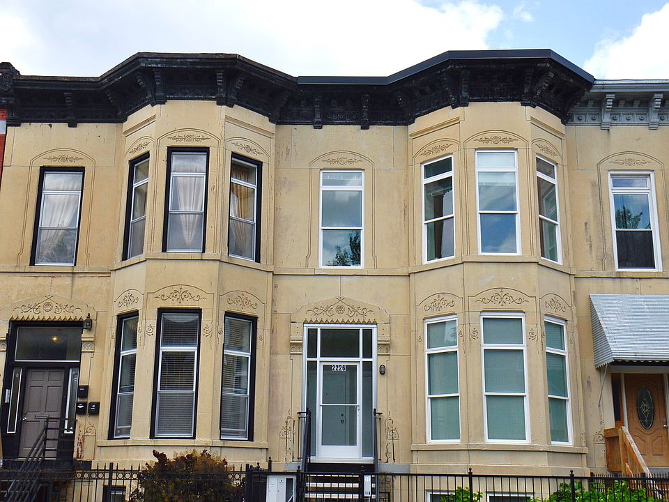 1st image of 2226 W Warren Blvd Unit G