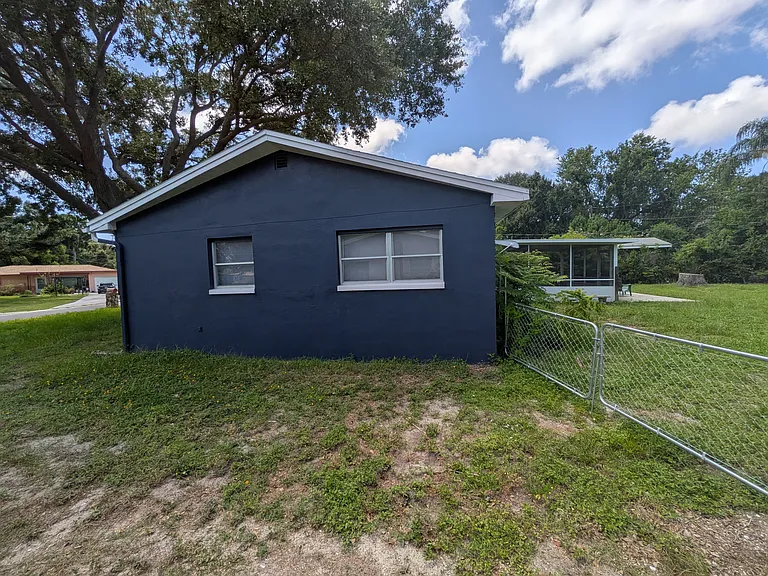 10981 Village Green Ave — Photo 42