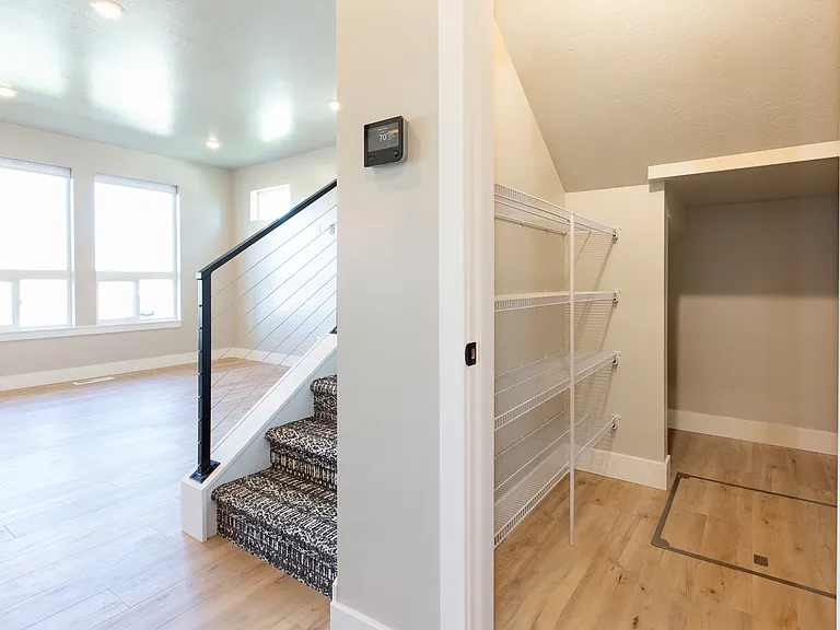 5377 Remington Dr — Photo 14