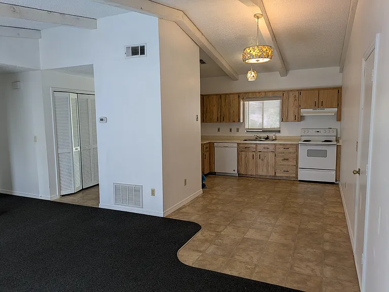 150 Longwood Lake Mary Rd #B — Photo 3