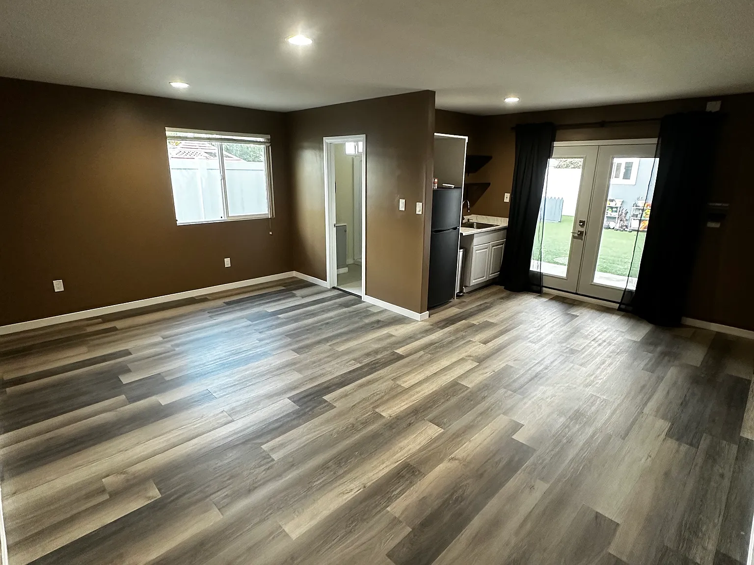 Studio, 500 sqft, $2,100 — Photo 4