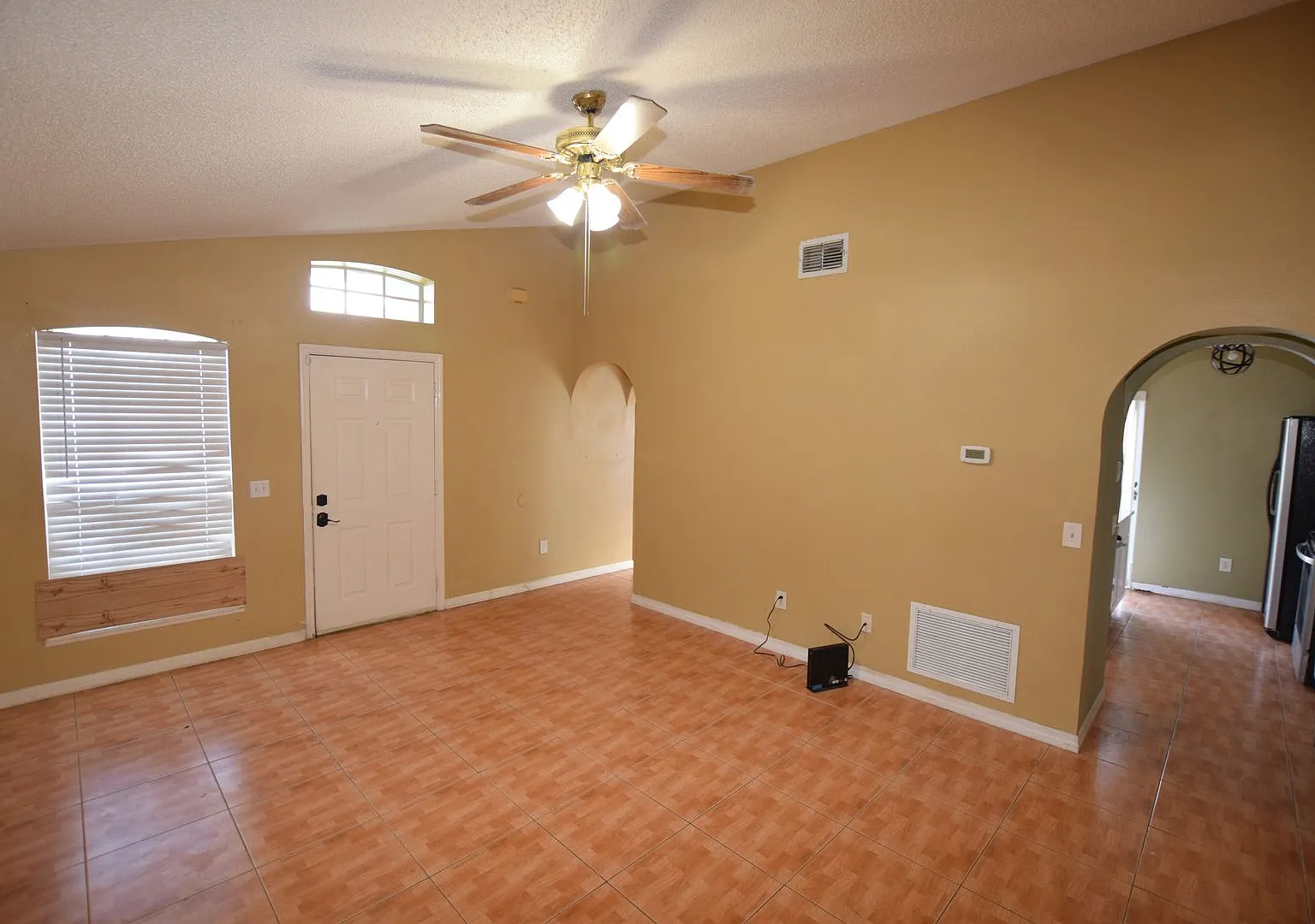 This charming 3 Bedroom, 2 Bath Single Family Home For Rent at 2216 Phonecia Ct. Orlando, FL 32837 — Photo 4