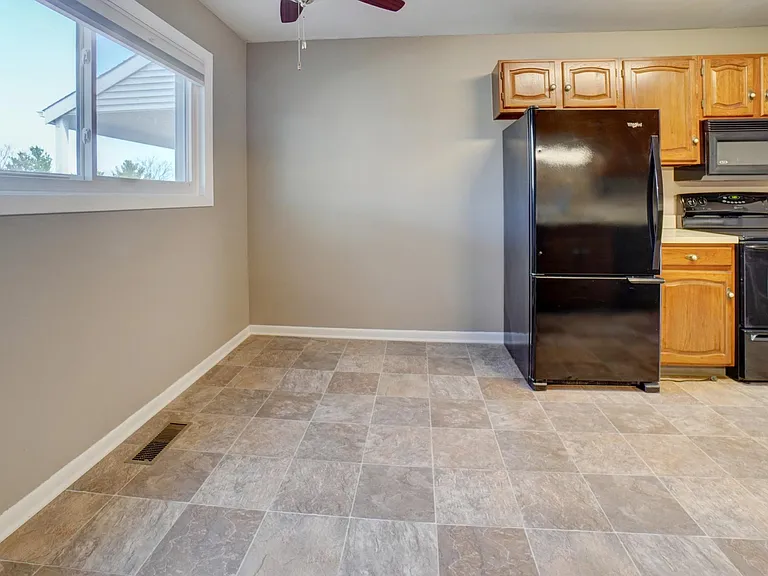 165 Pheasant Ln — Photo 9