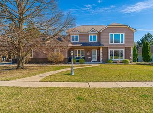 35 Pendleton Way, Bloomington, IL 61704