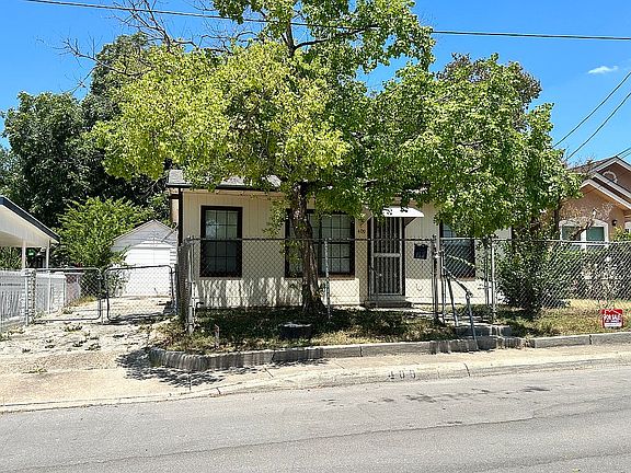4th image of 409 Regina St