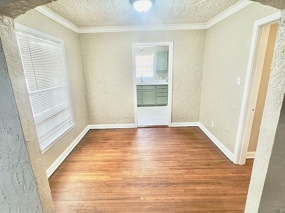 5th image of 900 Brower St