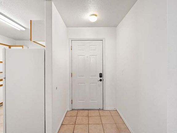 4th image of 4694 W Powell Blvd Unit 239