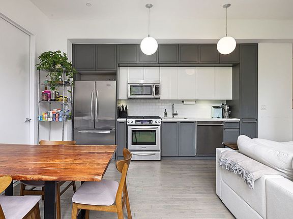 3rd image of 416 W 52nd St #415
