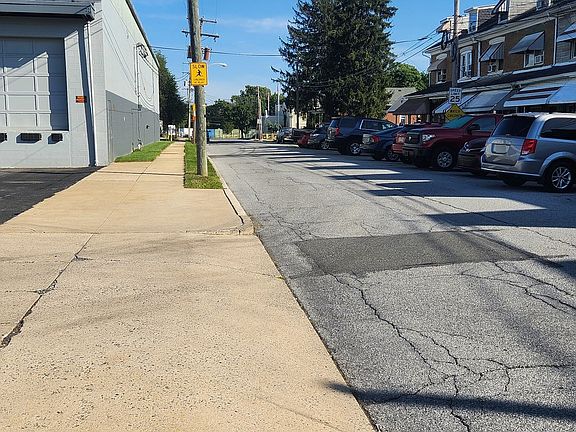 5th image of 365 Hazel St