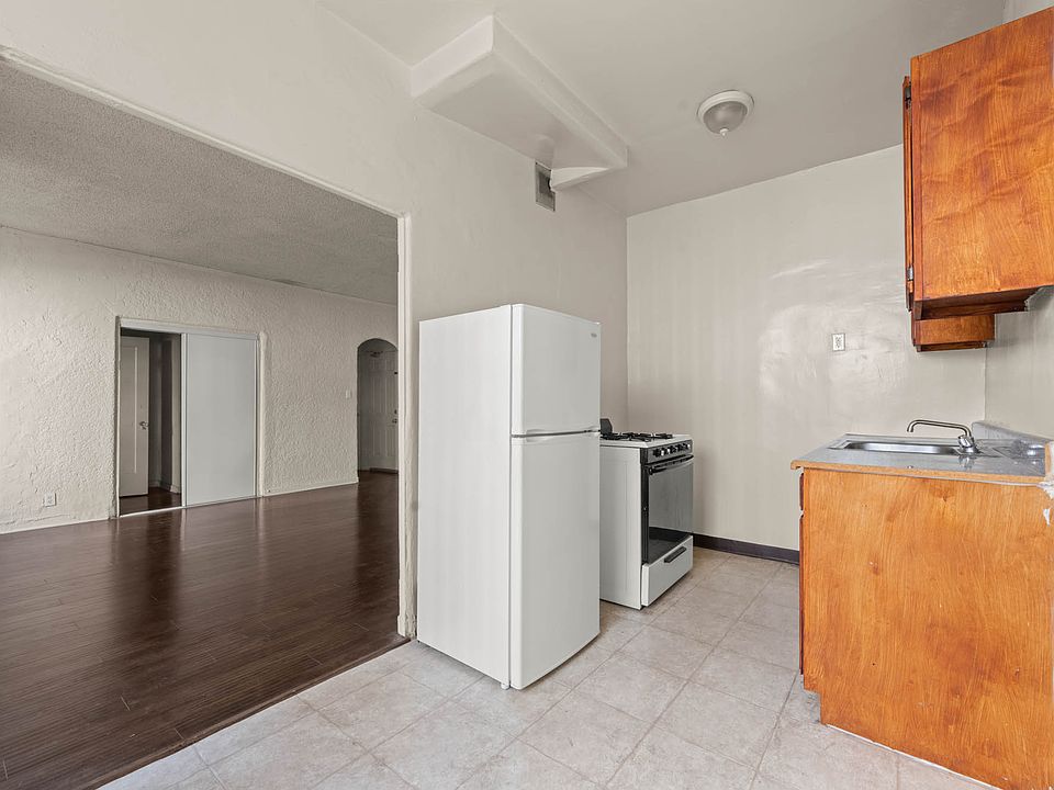1st image of 2975 Leeward Ave APT 311