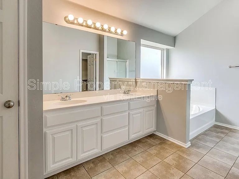18020 Cerrado Cir — Photo 12