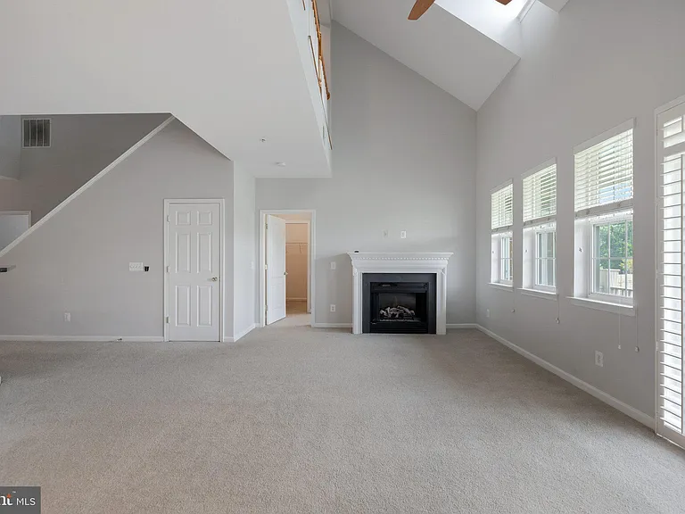 13960 Greendale Dr — Photo 40