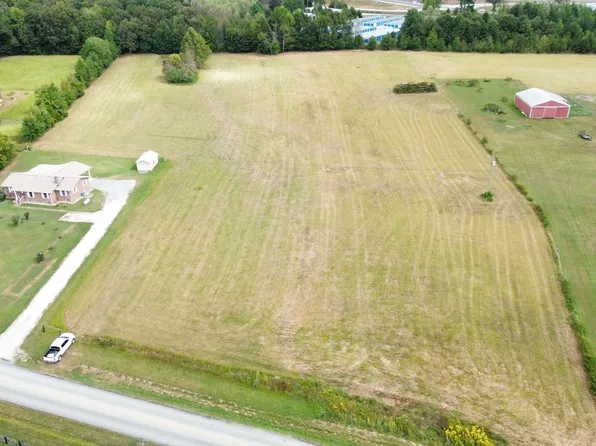 300 Sixteenth Model Rd, Manchester, TN 37355