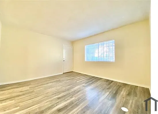 1554 E 21st St #2 — Photo 1