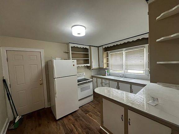 5th image of 2116 E Sprague St