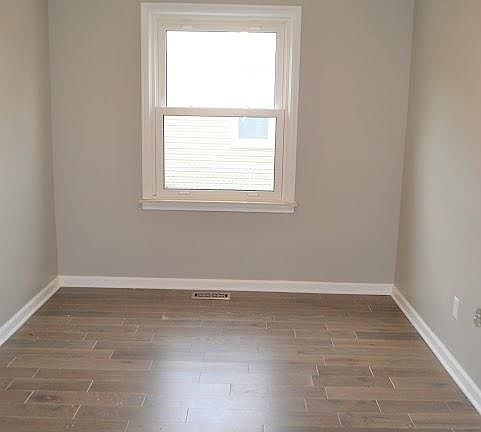 5th image of 22949 Maxine St