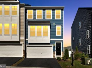 4010 Shire Meadow Ln, Triangle, VA 22172