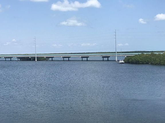 Gilberts ' Key Largo Bridge "Jew creek"