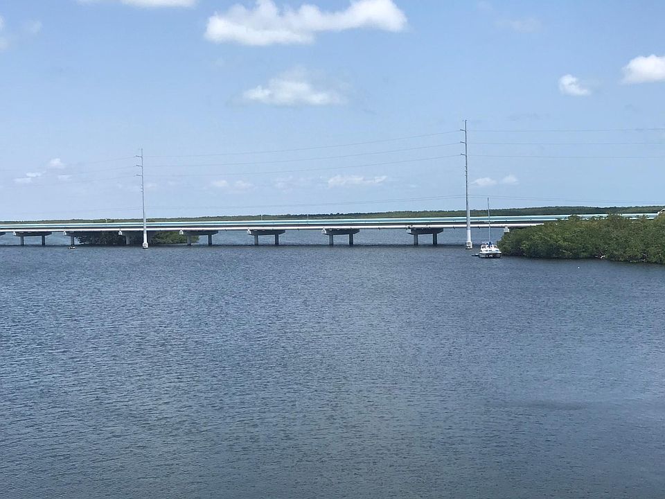 Gilberts ' Key Largo Bridge "Jew creek"