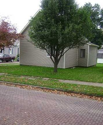 3rd image of 305 N Park St