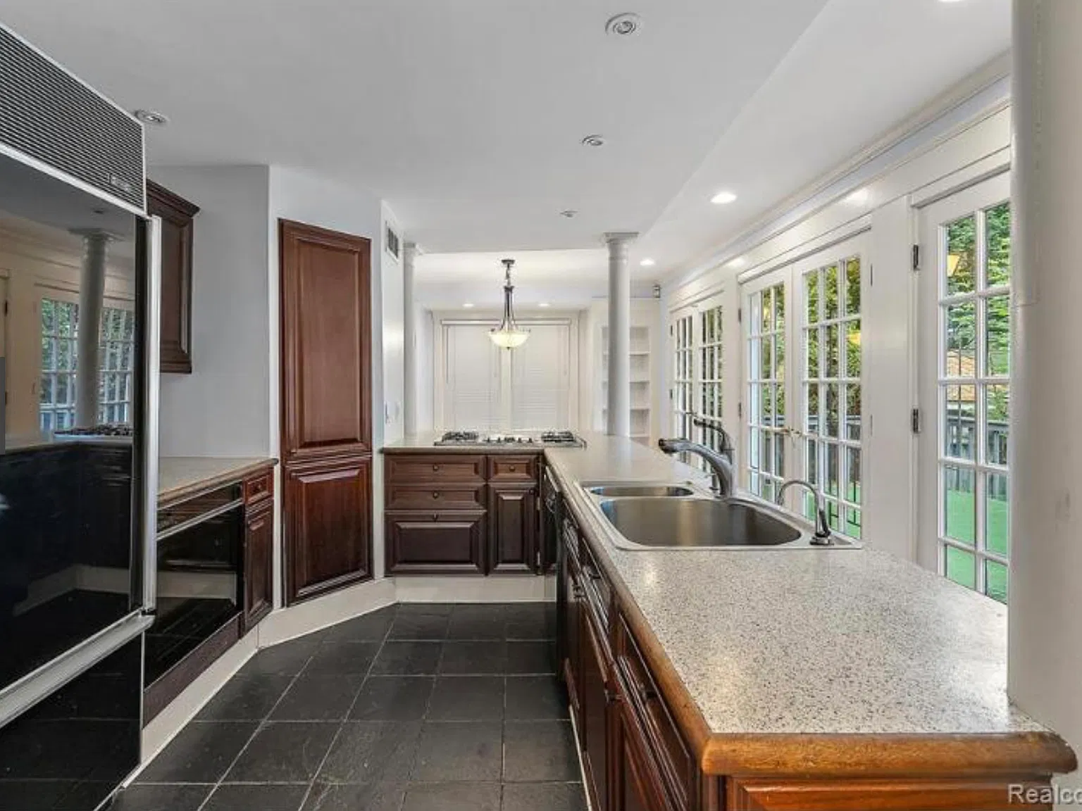 3 bed, 1740 sqft, $3,000 — Photo 3