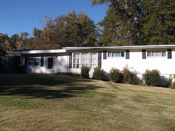 2nd image of 15 Willow Dr