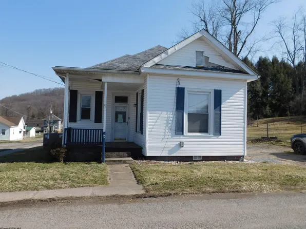 301 Lyndon St, Lumberport, WV 26386