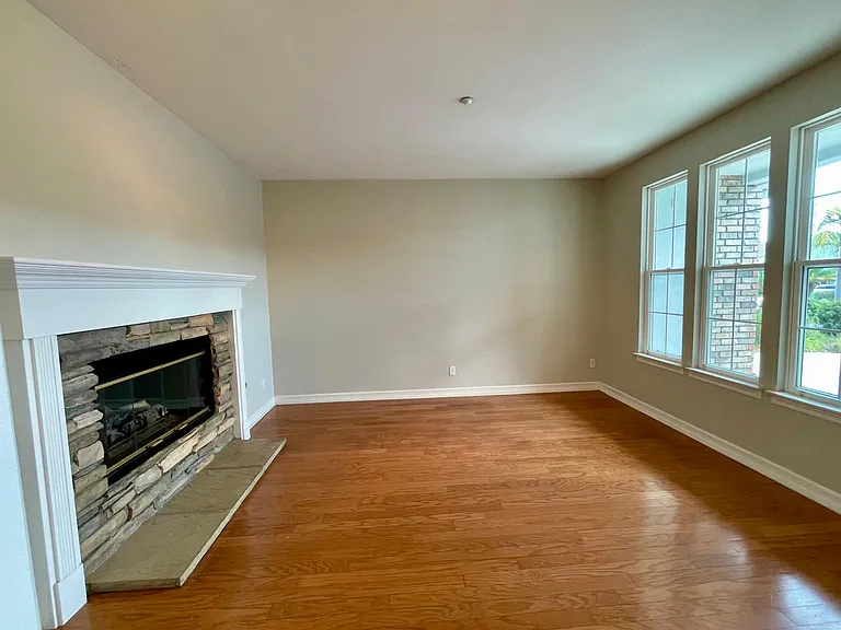 2133 Twain Ave — Photo 33