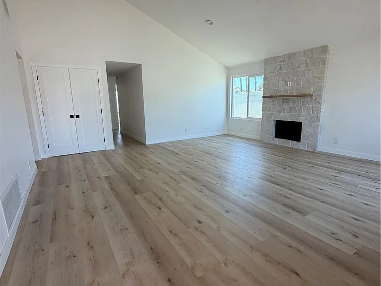17242 Chicago Ave — Photo 10