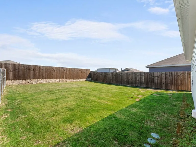 718 Trestle Dr — Photo 25