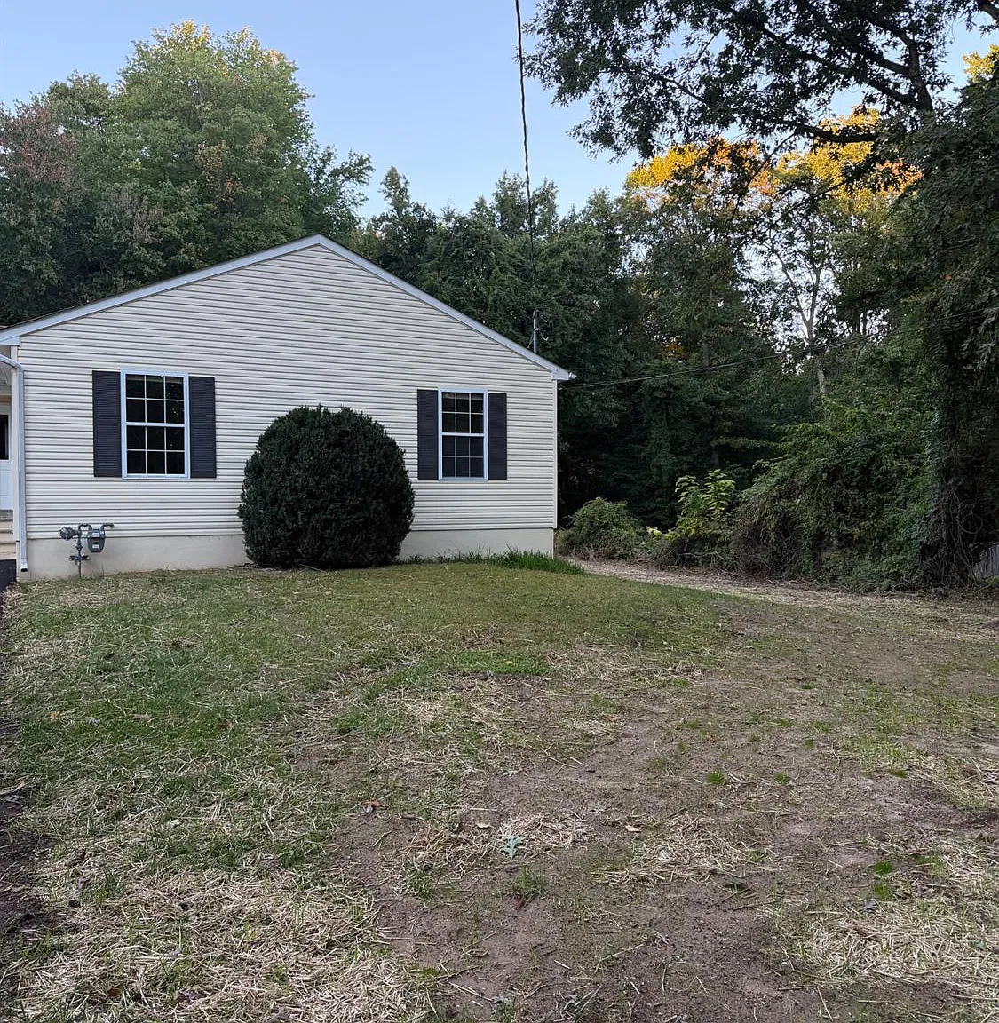 3 bed, 2.0 bath, 1240 sqft, $3,600 — Photo 2