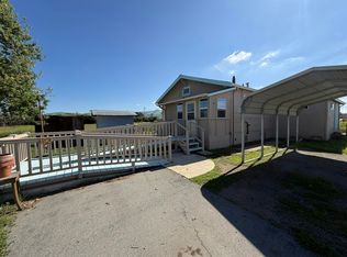 190 Comstock Rd, Hollister, CA 95023