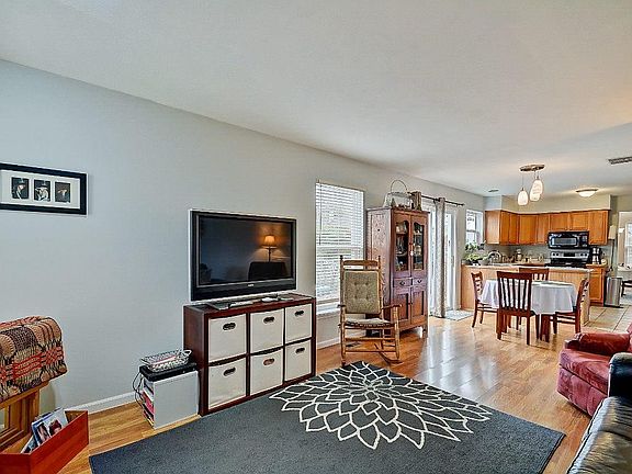 4th image of 6244 Twyckenham Dr