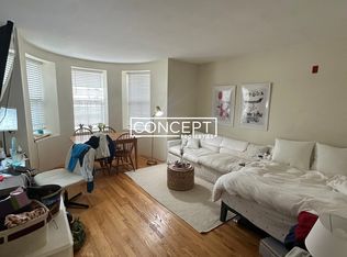 90A Saint Botolph St #4, Boston, MA 02116