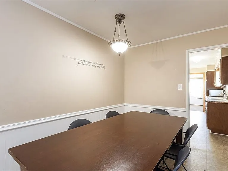 4501 Regal Ave NE — Photo 4