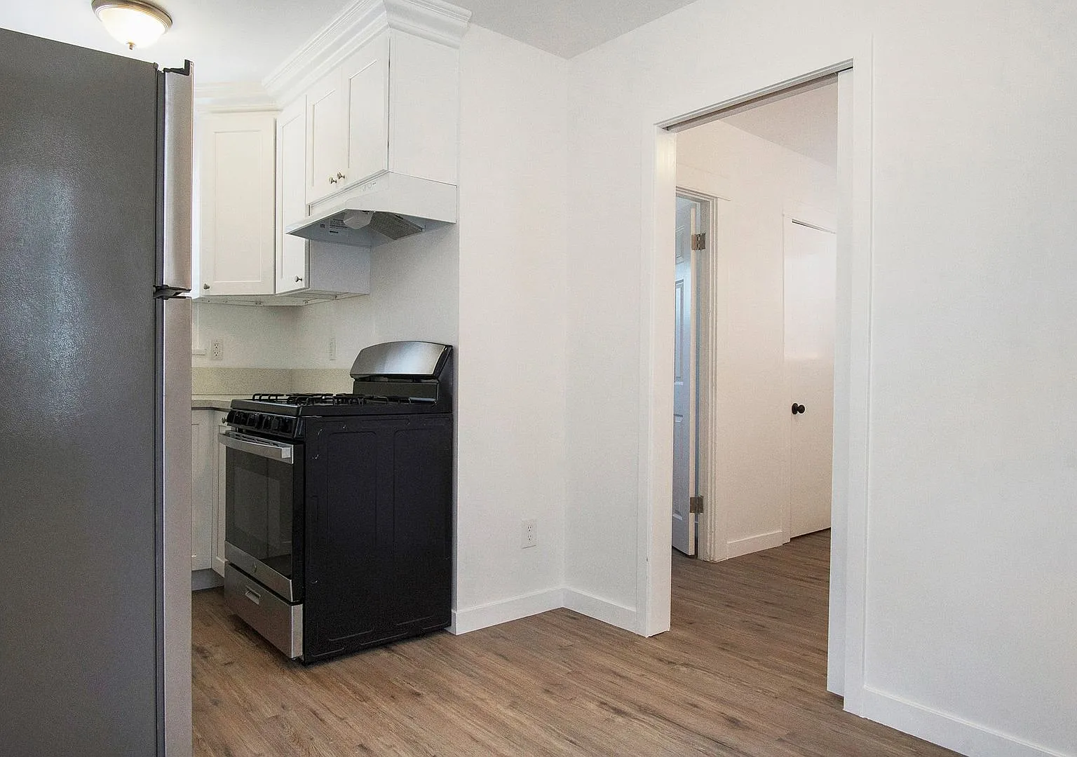 Lemon Avenue Triplex — Photo 3