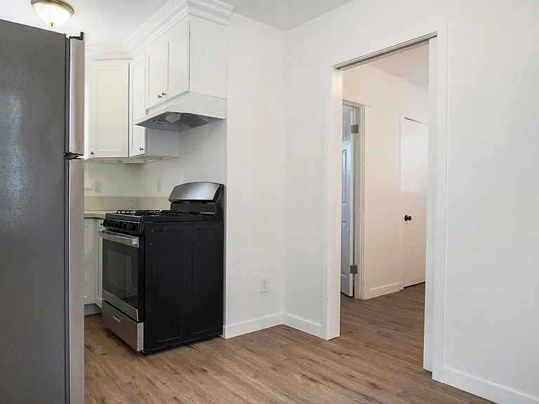 Lemon Avenue Triplex — Photo 3