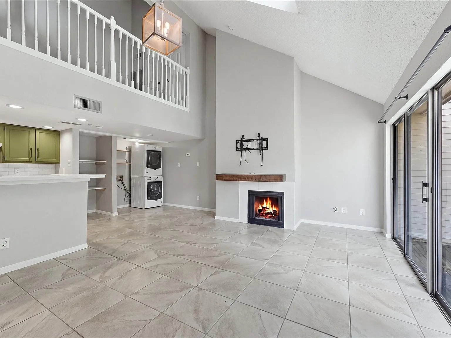 1 bed, 1.0 bath, 815 sqft, $1,500 — Photo 3
