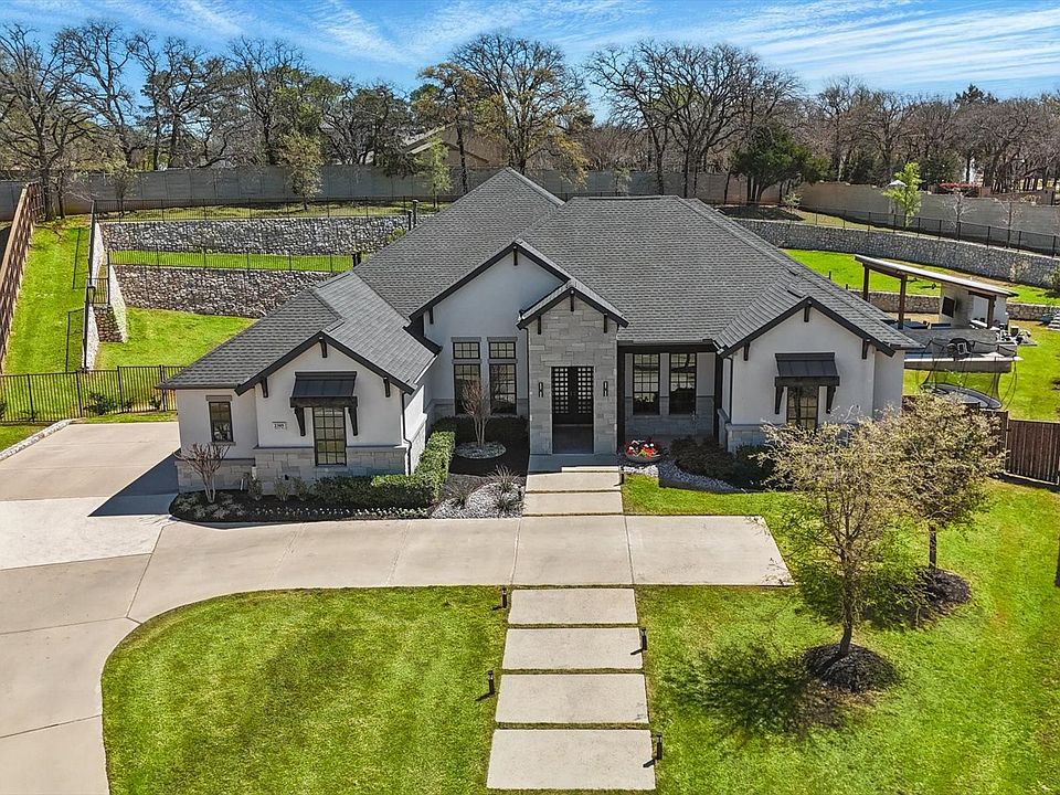 1st image of 2305 Palmetto Way