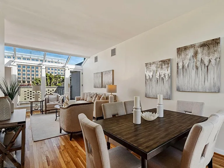 dining area -front of the kitchen door