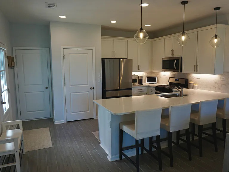 250 Brandon Lakes Dr — Photo 6