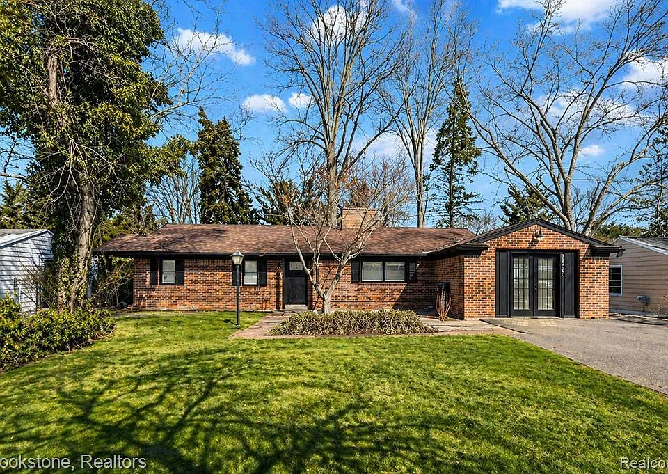 16046 W Thirteen Mile Rd