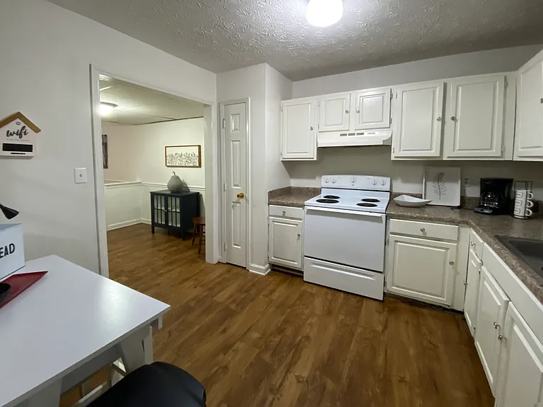 1905 S Milledge Ave #8 — Photo 8